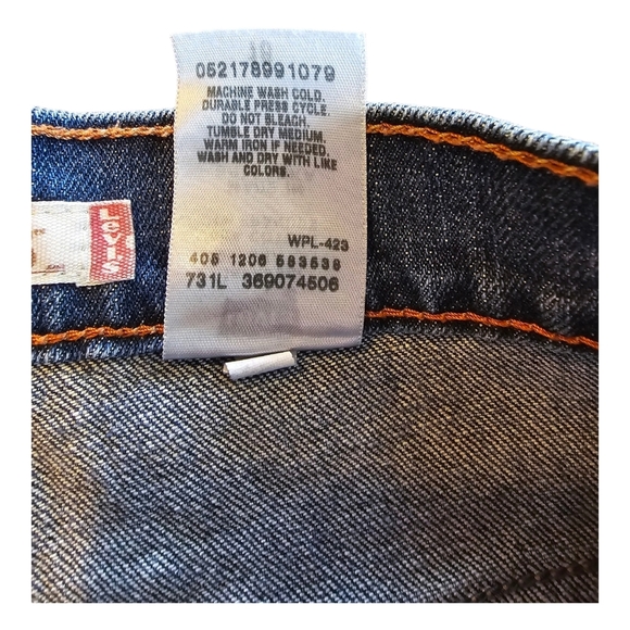 Levi's 515 Mid Rise Blue Denim Cuffed Jean Shorts 16 - Picture 8 of 9